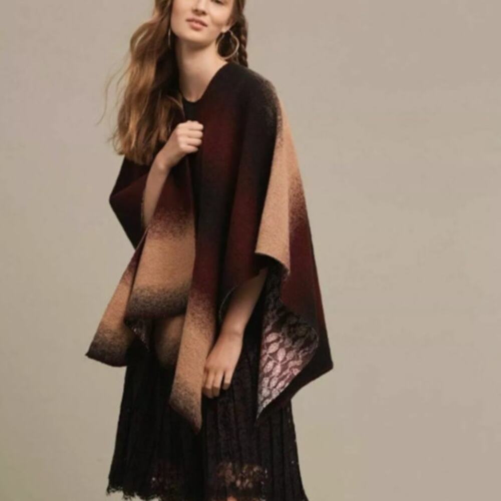 New Anthropologie Wintertide Reversible Poncho $148 ONESIZE Wine S/M/L